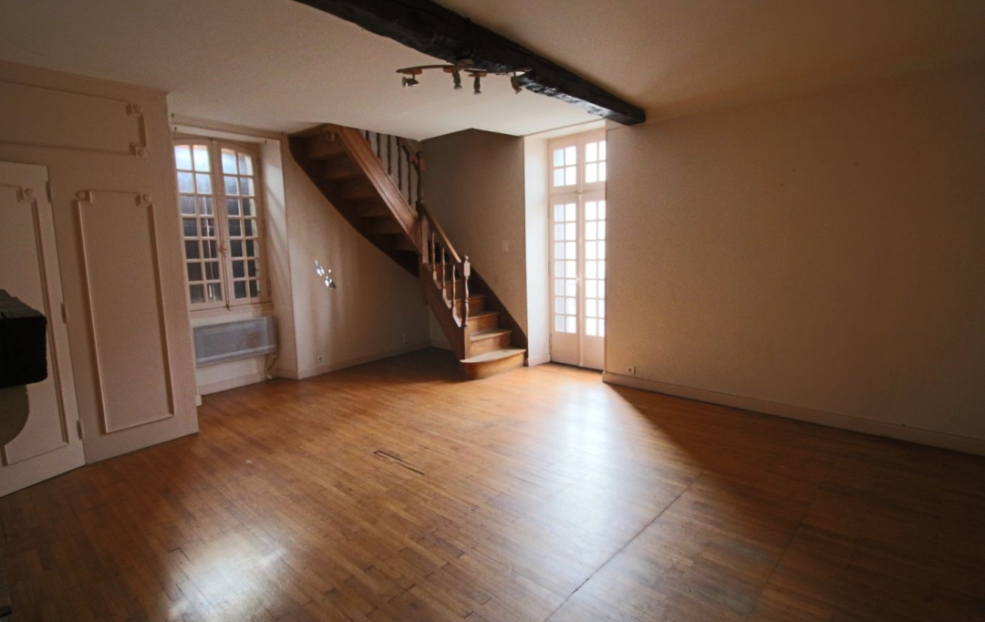 Annonces LUZECH : Maison / Villa | PUY-L'EVEQUE (46700) | 260 m2 | 116 600 € 